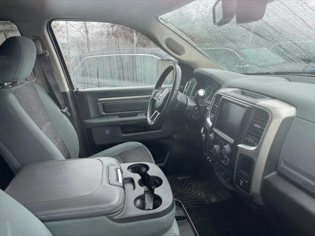 2017 RAM 2500 Big Horn Crew Cab 4x4 64 Box 2017 RAM 2500 Big Horn Crew Cab 4x4 64 Box