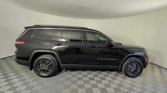 2023 Jeep Grand Cherokee L Laredo 4x4