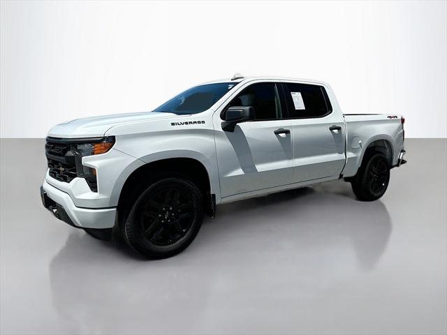 2023 Chevrolet Silverado 1500 4WD Crew Cab Standard Bed Custom