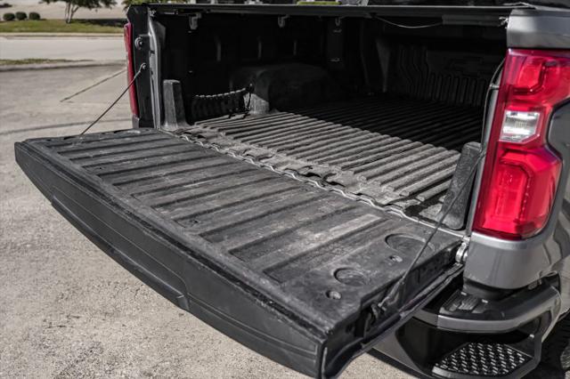 2021 Chevrolet Silverado 1500 4WD Crew Cab Short Bed Custom
