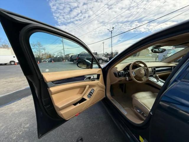 2015 Porsche Panamera 4