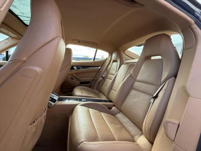 2015 Porsche Panamera 4