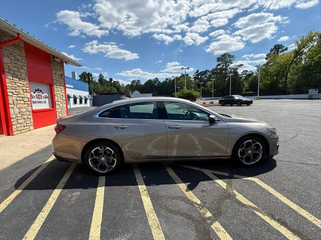2022 Chevrolet Malibu FWD LT