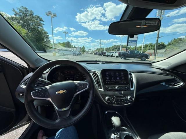 2022 Chevrolet Malibu FWD LT