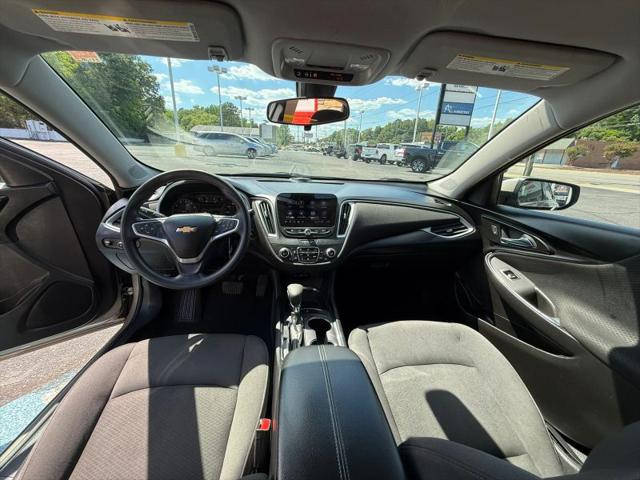 2022 Chevrolet Malibu FWD LT