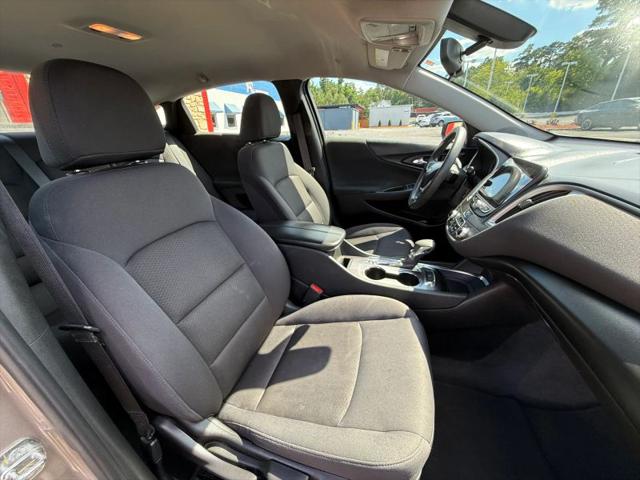 2022 Chevrolet Malibu FWD LT