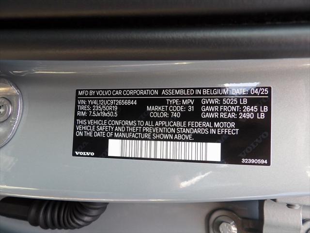2026 Volvo XC40 B5 Plus