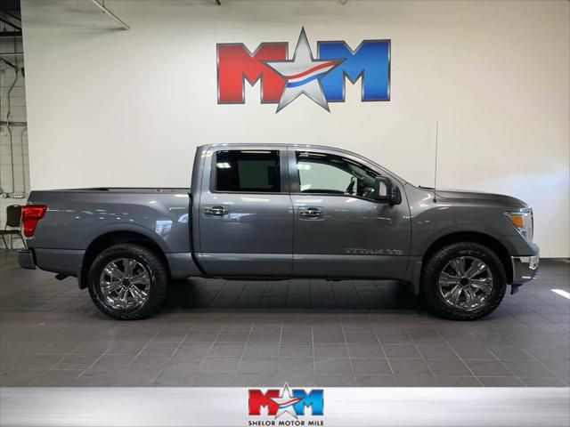 2018 Nissan TITAN SV