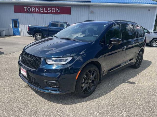 2024 Chrysler Pacifica Touring L AWD