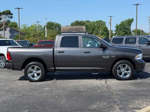 2017 RAM 1500 Express Crew Cab 4x4 57 Box