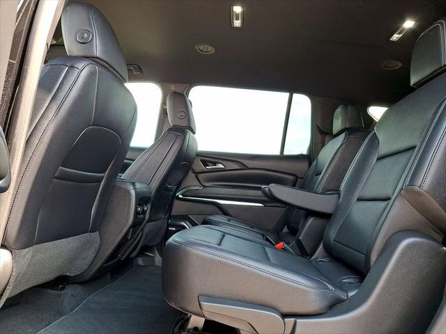 2025 Chevrolet Traverse LT - Photo 13