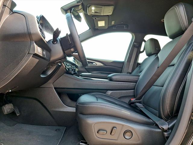 2025 Chevrolet Traverse LT - Photo 14