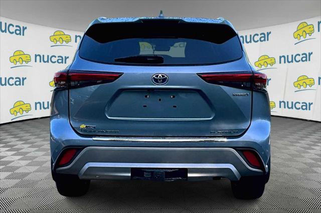 2022 Toyota Highlander Hybrid Platinum