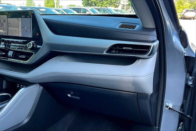 2022 Toyota Highlander Hybrid Platinum