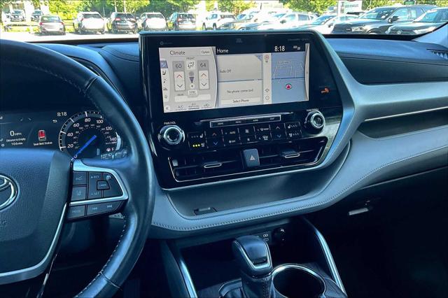 2022 Toyota Highlander Hybrid Platinum