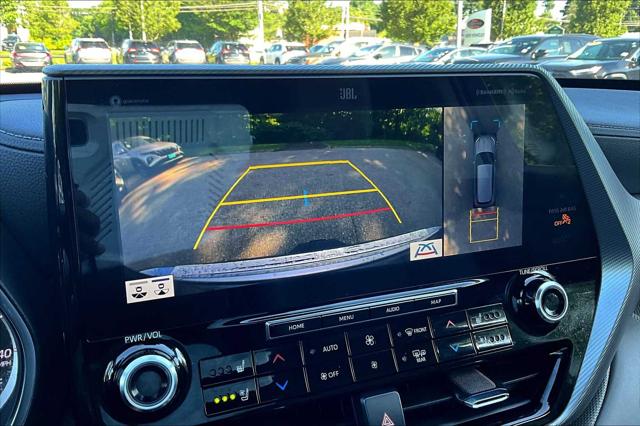 2022 Toyota Highlander Hybrid Platinum