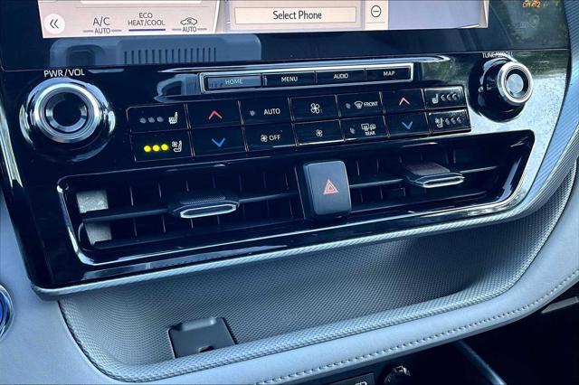 2022 Toyota Highlander Hybrid Platinum