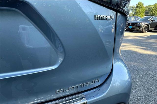 2022 Toyota Highlander Hybrid Platinum