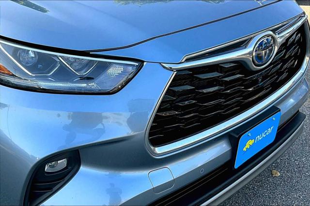 2022 Toyota Highlander Hybrid Platinum