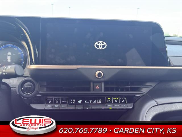2025 Toyota Crown Signia XLE
