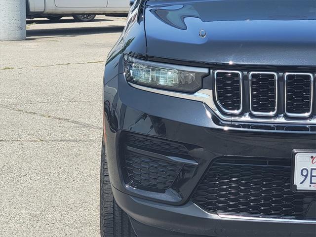 2023 Jeep Grand Cherokee Laredo 4x2