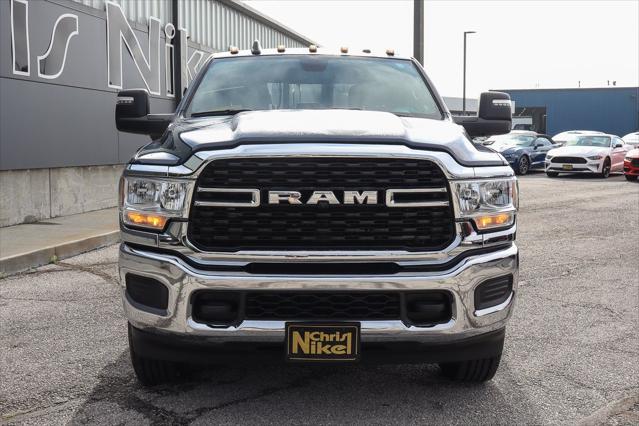 2024 RAM 3500 Tradesman Crew Cab 4x4 8 Box