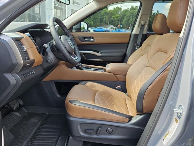 2025 Nissan Pathfinder Platinum FWD