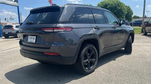 2023 Jeep Grand Cherokee Altitude 4x4 2023 Jeep Grand Cherokee Altitude 4x4
