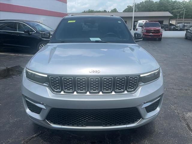 2022 Jeep Grand Cherokee Summit Reserve 4x4 2022 Jeep Grand Cherokee Summit Reserve 4x4