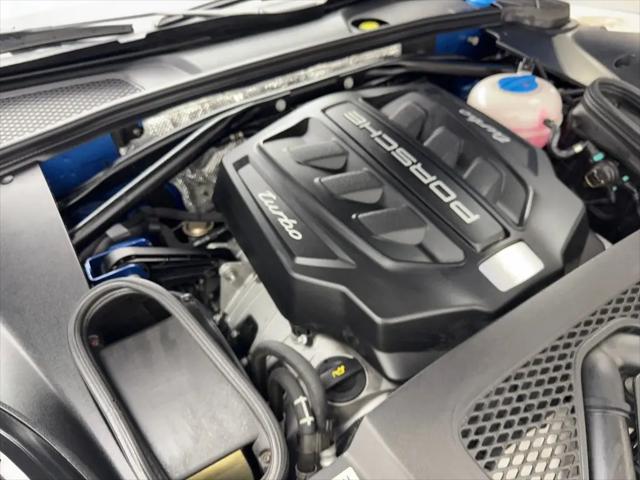 2015 Porsche Macan Turbo