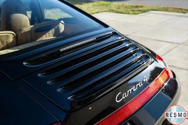 2011 Porsche 911 Carrera 4
