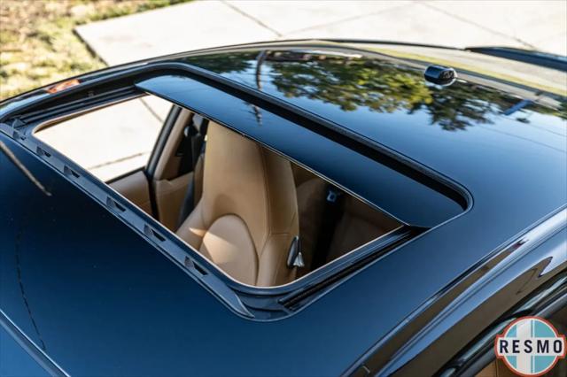 2011 Porsche 911 Carrera 4