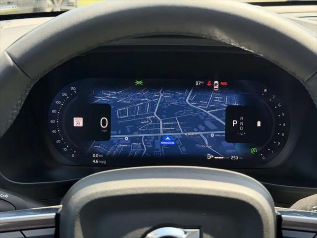 2026 Volvo XC40 Ultra, B5 AWD Gas (mild hybrid), Dark