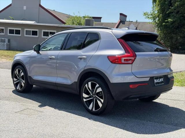 2026 Volvo XC40 Ultra, B5 AWD Gas (mild hybrid), Dark