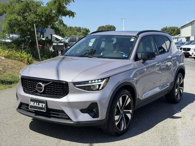 2026 Volvo XC40 Ultra, B5 AWD Gas (mild hybrid), Dark