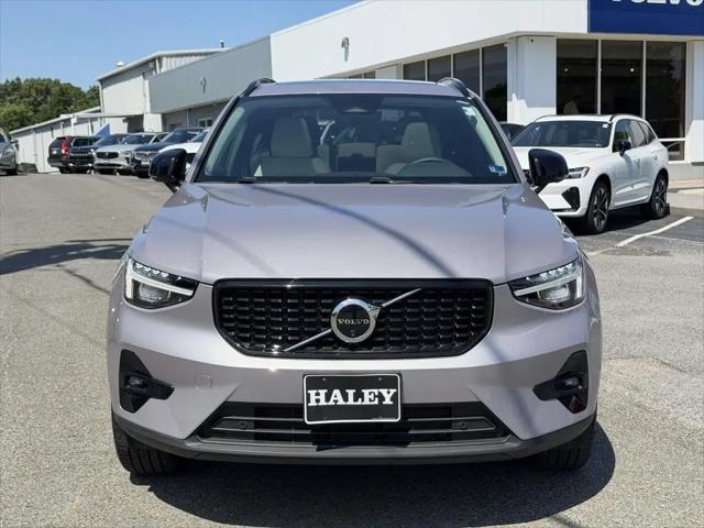 2026 Volvo XC40 Ultra, B5 AWD Gas (mild hybrid), Dark
