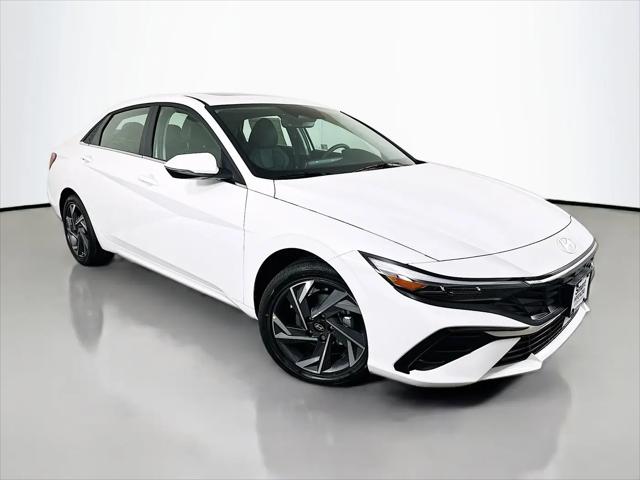 2025 Hyundai Elantra Hybrid Limited for sale in Davenport, IA
