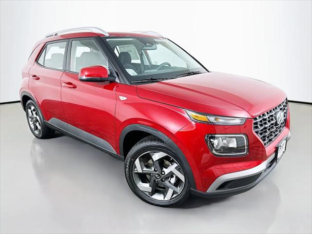 2025 Hyundai Venue SEL for sale in Davenport, IA
