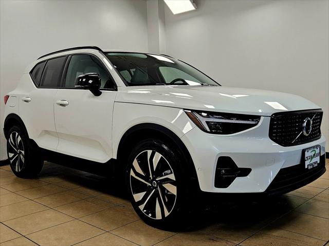 2026 Volvo XC40 Ultra, B5 AWD Gas (mild hybrid), Dark