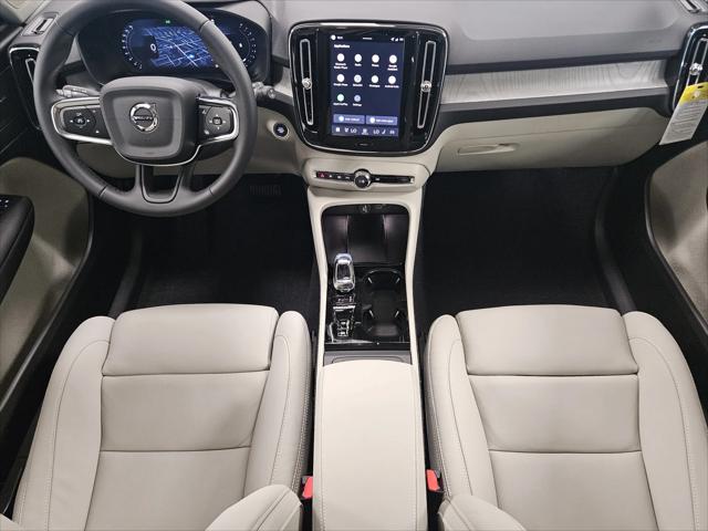 2026 Volvo XC40 Ultra, B5 AWD Gas (mild hybrid), Dark