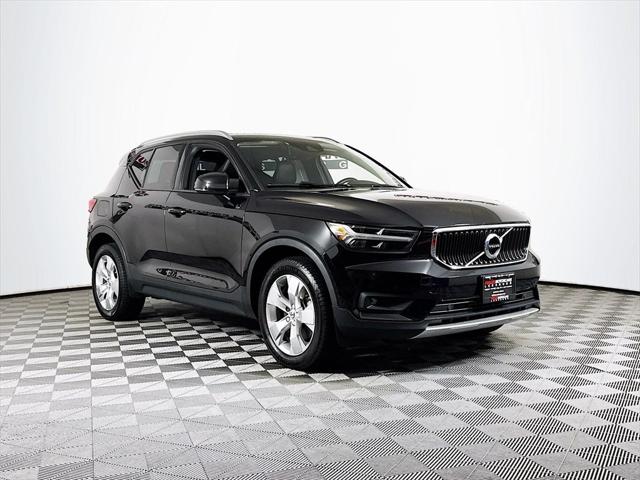 2021 Volvo XC40 T5 Momentum