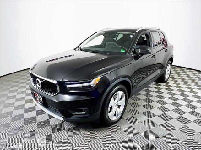 2021 Volvo XC40 T5 Momentum