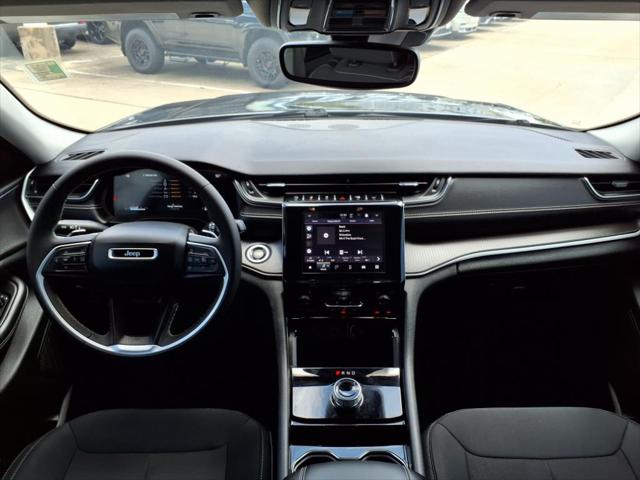 2023 Jeep Grand Cherokee Laredo 4x4