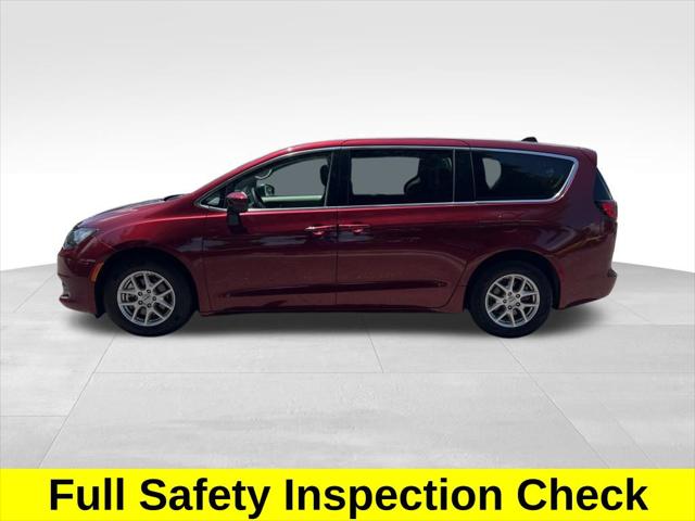 2022 Chrysler Voyager LX