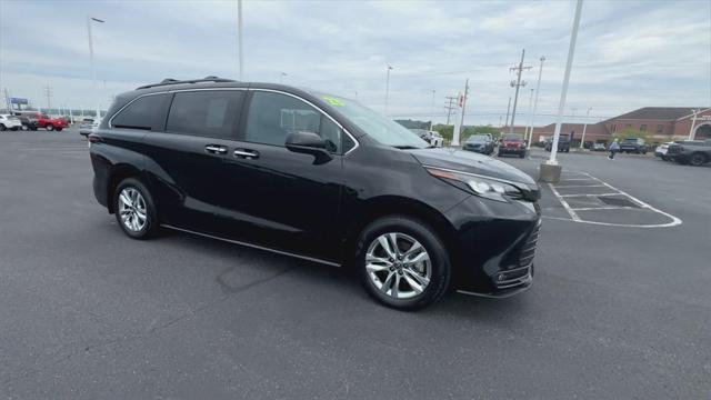 2023 Toyota Sienna Woodland Edition