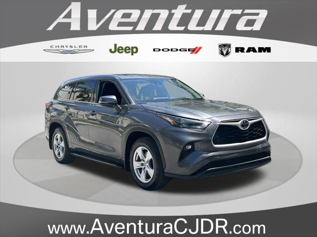 2022 Toyota Highlander LE