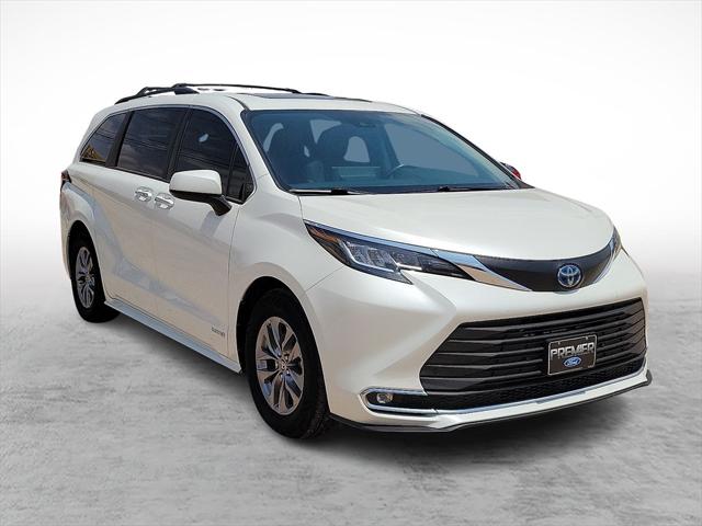 2021 Toyota Sienna XLE