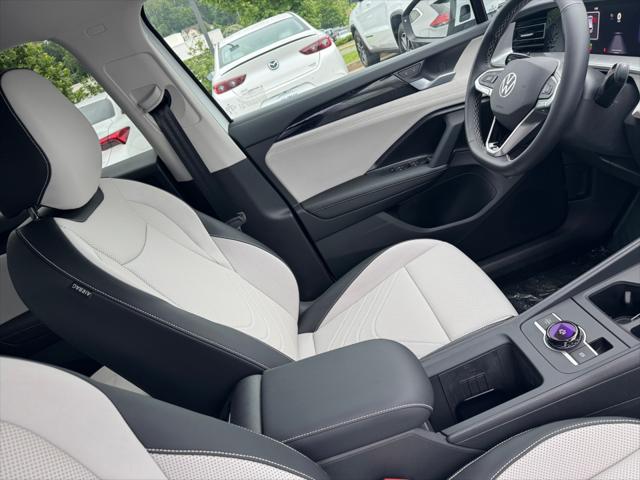 2025 Volkswagen Tiguan 2.0T SE