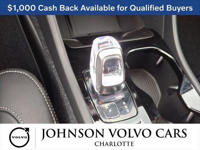2026 Volvo XC40 Plus, B5 AWD Gas (mild hybrid), Dark