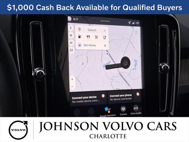 2026 Volvo XC40 Plus, B5 AWD Gas (mild hybrid), Dark